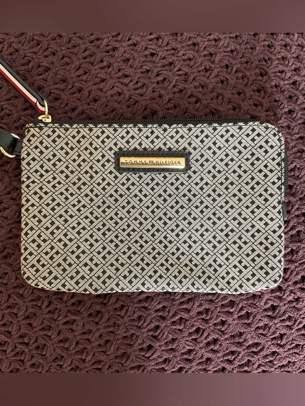 Tommy Hilfiger Wallet Wristlet, black & white, EUC